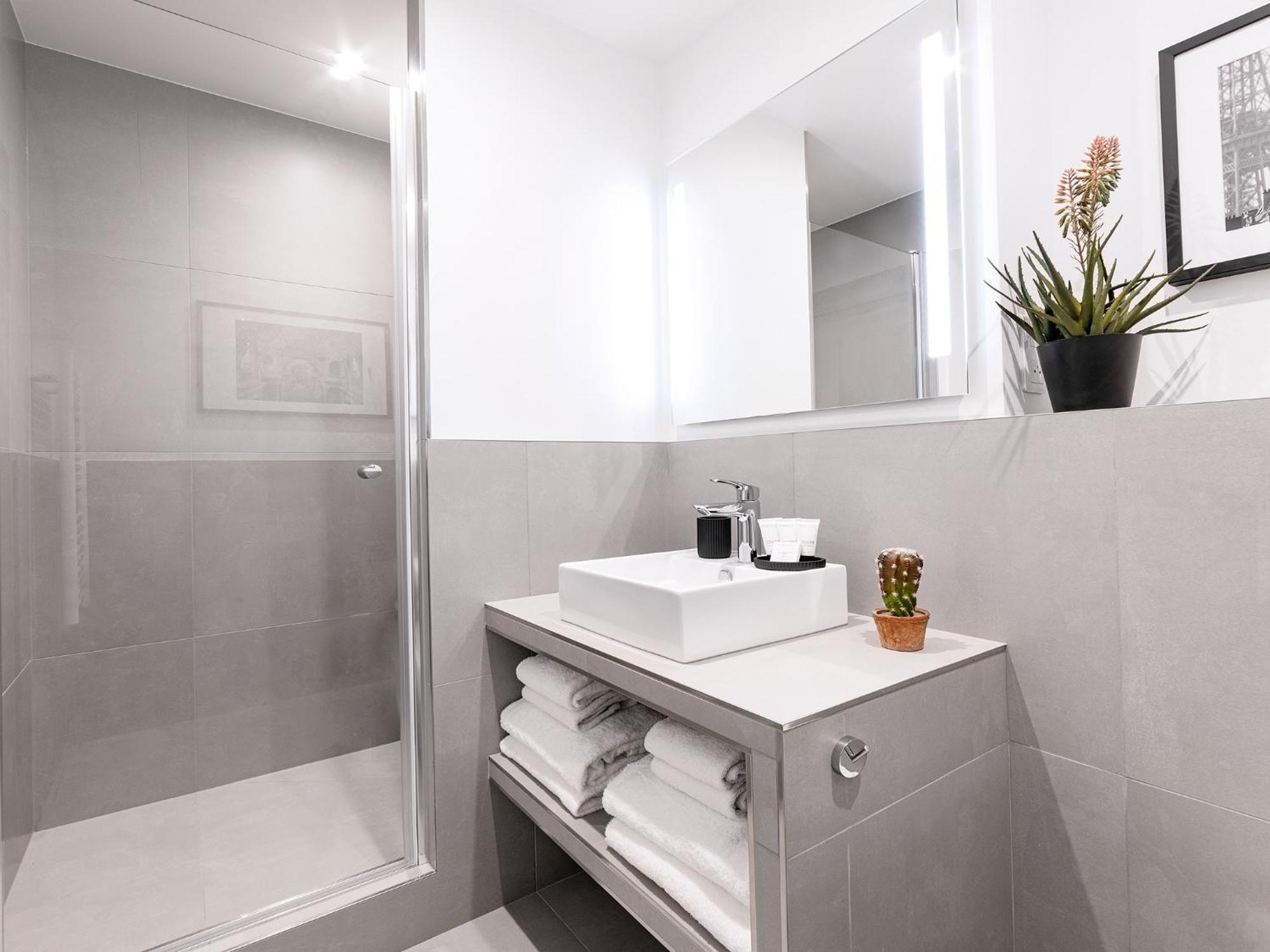 Livinparis - Luxury A/c 3 Bedrooms Opera Iii Appartement Parijs